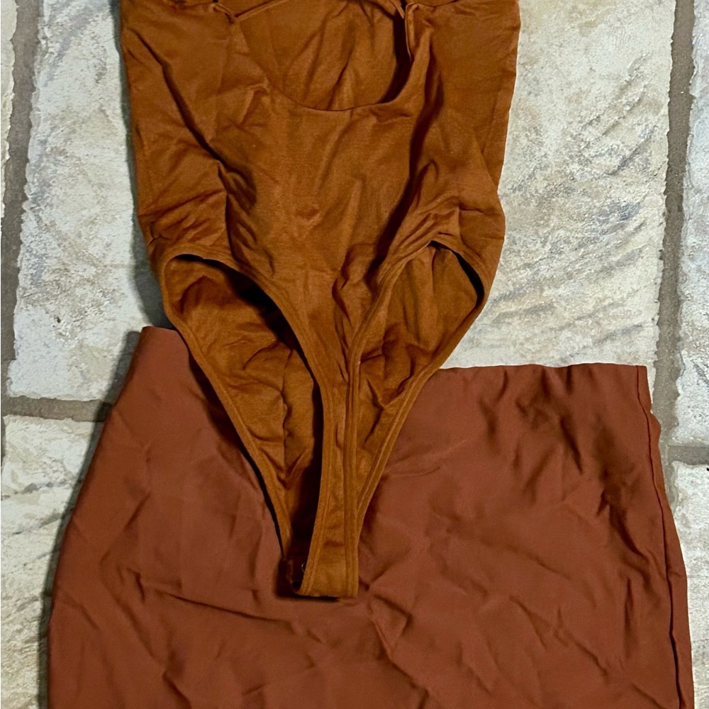 ✨ Sun-Kissed Rust 2-Piece Set: Strappy Bare Back Bodysuit & Mini ✨
